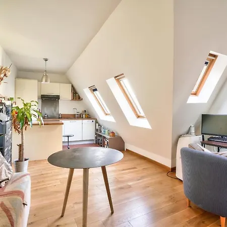 Guestready -- Rooftop Maisonette In Folie-mericout Paris