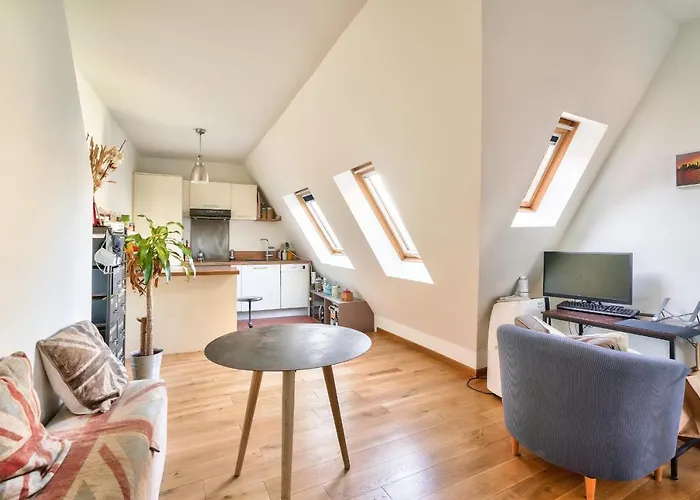 Guestready -- Rooftop Maisonette In Folie-mericout Parijs